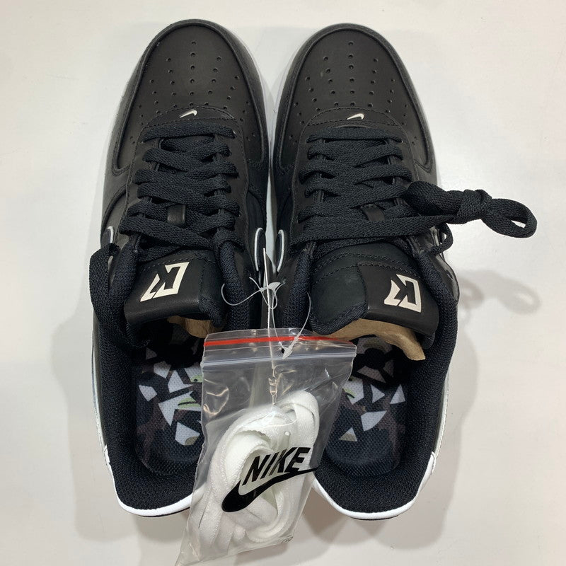 【中古品】【メンズ】 NIKE ナイキ×COLIN KAEPERNICK CQ0493-001 AIR FORCE 1 07 CK QS スニーカー 靴 BLACK 箱付き・黒タグ付き ※小さなスレ・外箱日焼けあり 160-261024-io-24-fuzh サイズ：27cm カラー：ブラック 万代Net店