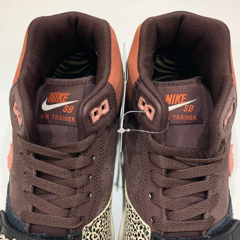 【中古品】【メンズ】 NIKE SB ナイキエスビー×ARTS REC IF0501-200 AIR TRAINER 1 ""EARTH AND DUSTY PEACH"" スニーカー 靴 箱付き・黒タグ・シューレース付き 160-261024-io-26-fuzh サイズ：27.5cm カラー：ブラウン 万代Net店