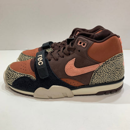 【中古品】【メンズ】 NIKE SB ナイキエスビー×ARTS REC IF0501-200 AIR TRAINER 1 ""EARTH AND DUSTY PEACH"" スニーカー 靴 箱付き・黒タグ・シューレース付き 160-261024-io-26-fuzh サイズ：27.5cm カラー：ブラウン 万代Net店