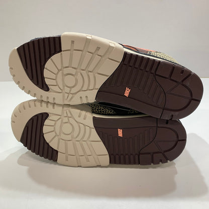 【中古品】【メンズ】 NIKE SB ナイキエスビー×ARTS REC IF0501-200 AIR TRAINER 1 ""EARTH AND DUSTY PEACH"" スニーカー 靴 箱付き・黒タグ・シューレース付き 160-261024-io-26-fuzh サイズ：27.5cm カラー：ブラウン 万代Net店