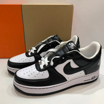 【中古品】【メンズ】 NIKE ナイキ AIR FORCE 1 LOW QS TS TERROR SQUAD FJ5756-100 スニーカー 靴 BLACK 箱付き・黒タグ・シューレース付き ※小さな汚れ・箱傷みあり 160-261024-io-27-fuzh サイズ：27cm カラー：ブラック 万代Net店