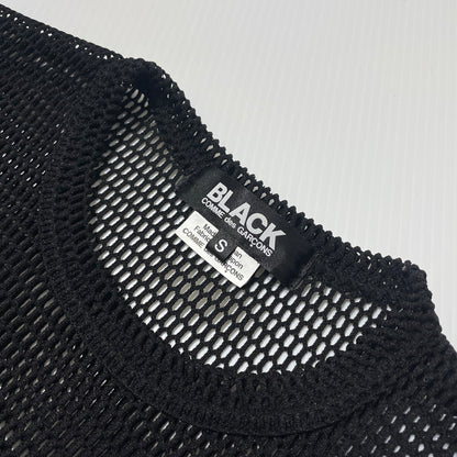 【中古品】【メンズ】 BLACK COMME DES GARCONS ブラックコムデギャルソン 23SS ASYMMETRY CUTOFF MESH TOP 1K-T001 アシンメトリー カットオフ メッシュ カットソー 140-261012-yo-19-teih サイズ：S カラー：ブラック 万代Net店