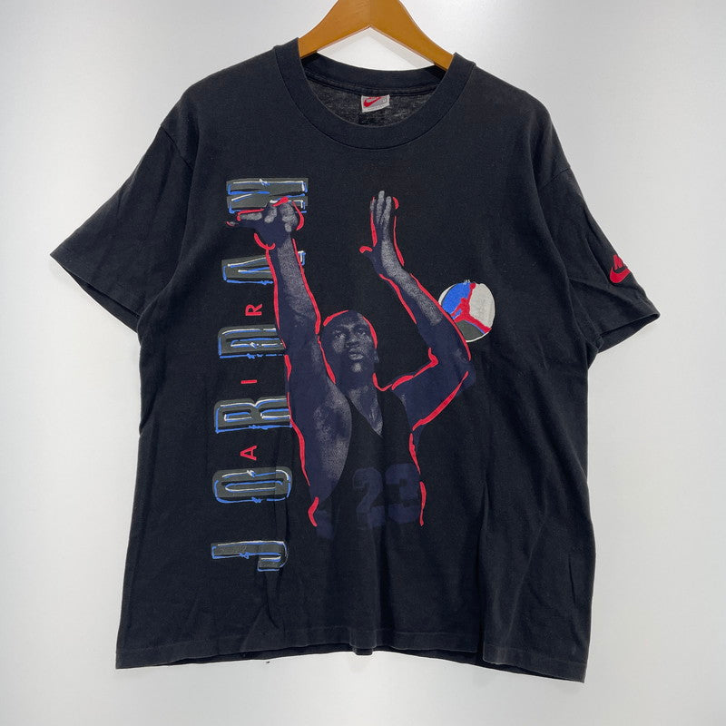 【中古品】【メンズ】 NIKE ナイキ 90's MICHAEL JORDAN GRAPHIC S/S TEE 90年代 マイケル・ジョーダン グラフィック ショートスリーブ Tシャツ 半袖 トップス 148-261014-yo-21-teih サイズ：M カラー：ブラック 万代Net店
