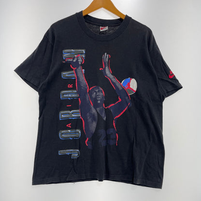 【中古品】【メンズ】 NIKE ナイキ 90's MICHAEL JORDAN GRAPHIC S/S TEE 90年代 マイケル・ジョーダン グラフィック ショートスリーブ Tシャツ 半袖 トップス 148-261014-yo-21-teih サイズ：M カラー：ブラック 万代Net店
