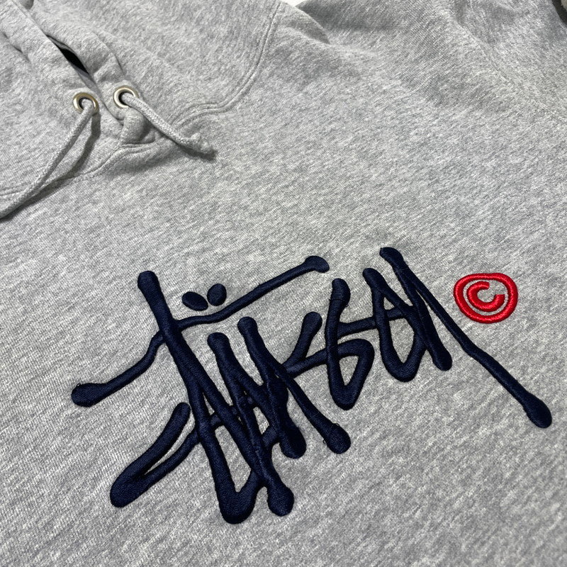 【中古品】【メンズ】 STUSSY ステューシー EMBROIDERY LOGO HOODIE 刺繍 ロゴ フーディー 長袖 トップス プルーオーバー パーカー 142-261012-yo-15-teih サイズ：S カラー：グレー 万代Net店