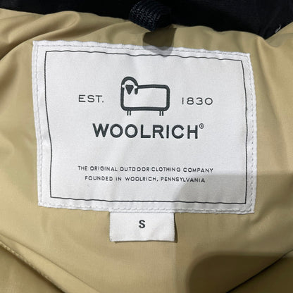 【中古品】【メンズ】 WOOLRICH ウールリッチ 23FW NEW ARCTIC PARKA WOOU0656 ニュー アークティック パーカ ジャケット アウター 144-261012-yo-01-teih サイズ：S カラー：ブラック 万代Net店