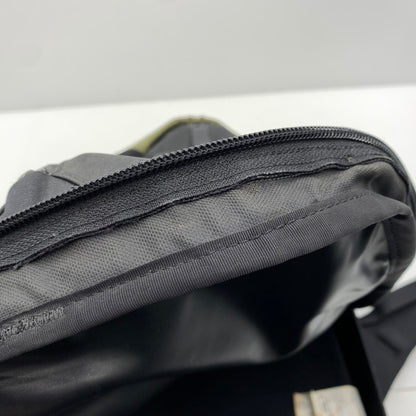 【現状渡し品】【メンズ】 ARC'TERYX アークテリクス ARRO 22 BACKPACK 24016-119936 アロー バックパック カバン リュックサック 188-261014-ko-21-teih カラー：ブラック/カーキ 万代Net店