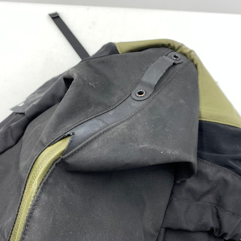 【現状渡し品】【メンズ】 ARC'TERYX アークテリクス ARRO 22 BACKPACK 24016-119936 アロー バックパック カバン リュックサック 188-261014-ko-21-teih カラー：ブラック/カーキ 万代Net店