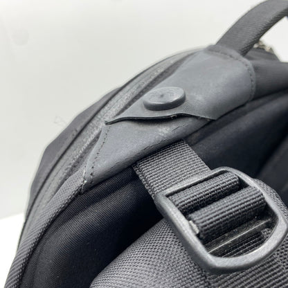 【現状渡し品】【メンズ】 ARC'TERYX アークテリクス ARRO 22 BACKPACK 24016-119936 アロー バックパック カバン リュックサック 188-261014-ko-21-teih カラー：ブラック/カーキ 万代Net店