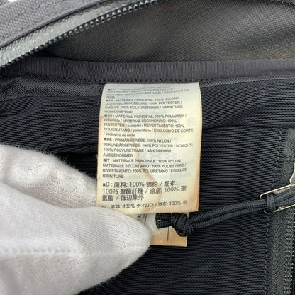 【現状渡し品】【メンズ】 ARC'TERYX アークテリクス ARRO 22 BACKPACK 24016-119936 アロー バックパック カバン リュックサック 188-261014-ko-21-teih カラー：ブラック/カーキ 万代Net店