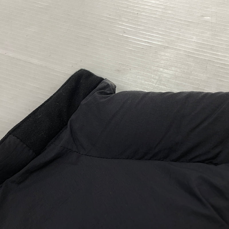 【中古品】【メンズ】 AND WANDER アンドワンダー × GRAMICCI グラミチ 別注コラボ DOWN VEST GUJ4-F3001-M ダウン ベスト アウター 144-261015-sa-03-teih サイズ：L カラー：ブラック 万代Net店