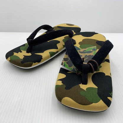 【中古品】【メンズ】 A BATHING APE アベイシングエイプ × goyemon ゴエモン 別注 コラボ 1ST CAMO UNDA ファースト カモ 雲駄 靴 サンダル 雪駄 164-261014-ko-19-teih サイズ：M カラー：カモ柄 万代Net店