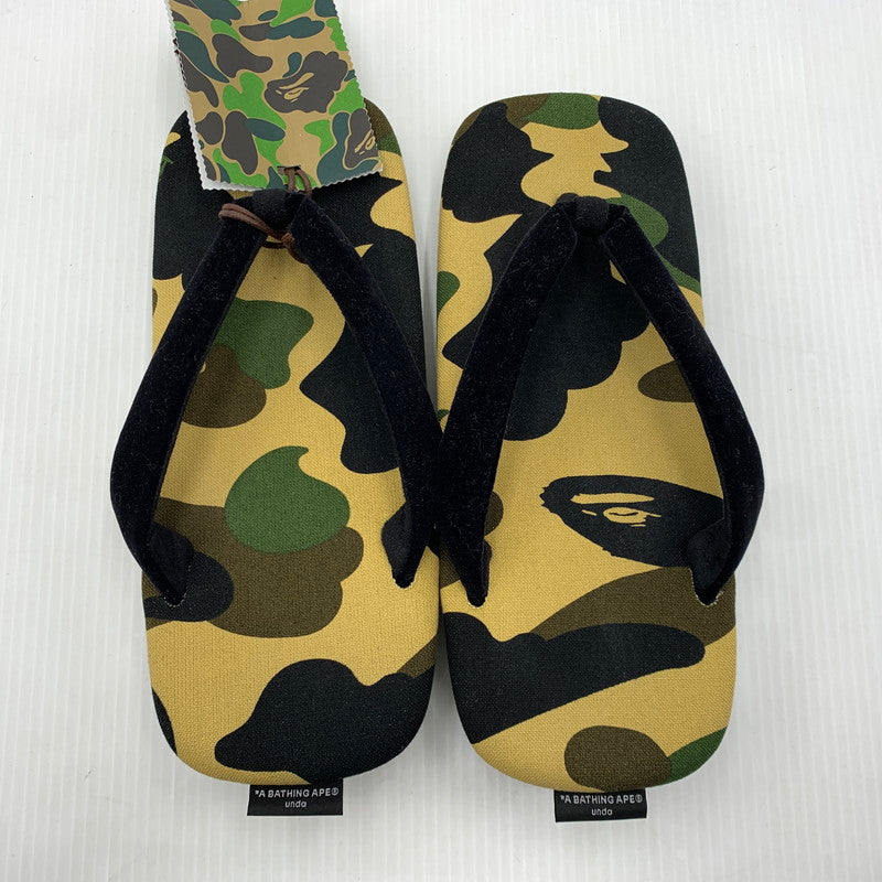 【中古品】【メンズ】 A BATHING APE アベイシングエイプ × goyemon ゴエモン 別注 コラボ 1ST CAMO UNDA ファースト カモ 雲駄 靴 サンダル 雪駄 164-261014-ko-19-teih サイズ：M カラー：カモ柄 万代Net店