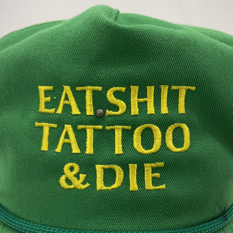 【中古品】【メンズ】 TATTOO STUDIO YAMADA タトゥースタジオ ヤマダ EAT.SHIT TATTOO&DIE CAP キャップ 帽子 185-261014-yo-33-teih サイズ：ONESIZE カラー：グリーン 万代Net店