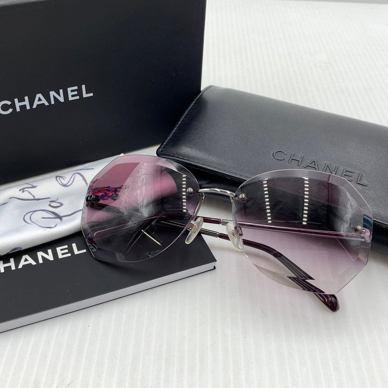 【中古品】【メンズ/レディース】 CHANEL シャネル RIMLESS SUNGLASSES 4220 リムレス サングラス アイウェア カットレンズ 182-261014-ko-08-teih サイズ：62□15-135 カラー：シルバーカラー/ブラック/フレーム 万代Net店
