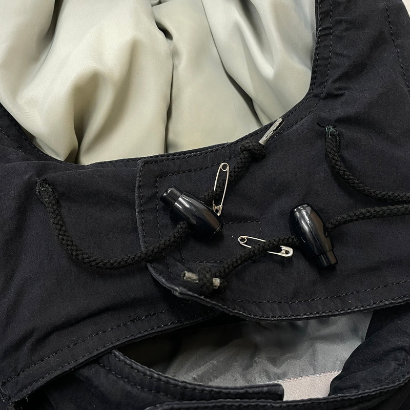 【現状渡し品】【メンズ】 NFL エヌエフエル STAND-NECK HOODED JACKET "RAIDERS" STANDネック フーデッド ジャケット レイダース アウター 145-261015-sa-05-teih サイズ：F カラー：ブラック 万代Net店