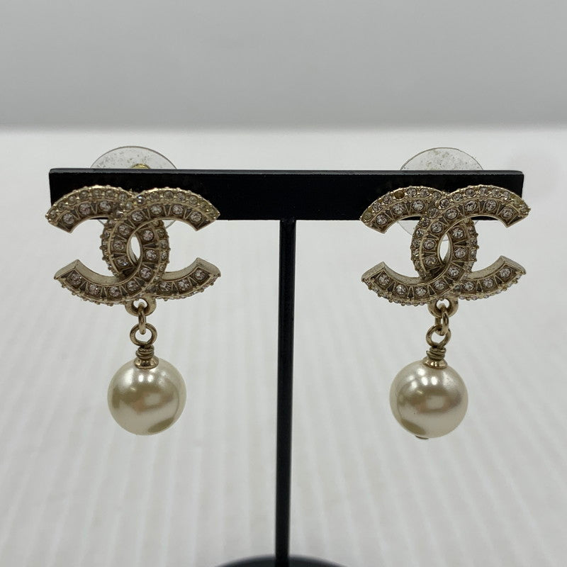 【現状渡し品】【レディース】 CHANEL シャネル A86506 ココマーク ピアス アクセサリー ラインストーン パール 182-261014-ko-16-teih カラー：ゴールドカラー 万代Net店