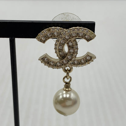 【現状渡し品】【レディース】 CHANEL シャネル A86506 ココマーク ピアス アクセサリー ラインストーン パール 182-261014-ko-16-teih カラー：ゴールドカラー 万代Net店