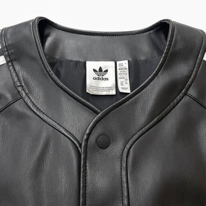 【中古品】【メンズ】 ADIDAS アディダス FAKE LEATHER BASEBALL SHIRT IZ4048 フェイクレザーベースボール シャツ 半袖 トップス 148-261015-sa-01-teih サイズ：2XL カラー：ブラック 万代Net店