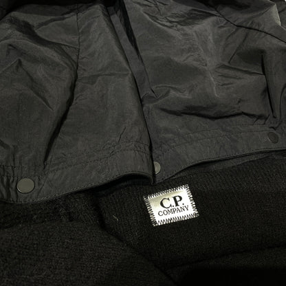 【中古品】【メンズ】 C.P.COMPANY シーピーカンパニー ZIP UP KNIT NYLON HOODIE 49185VG6 ジップ アップ ニット ナイロン フーディ 長袖 トップス 141-261015-sa-31-teih サイズ：54 カラー：ブラック 万代Net店