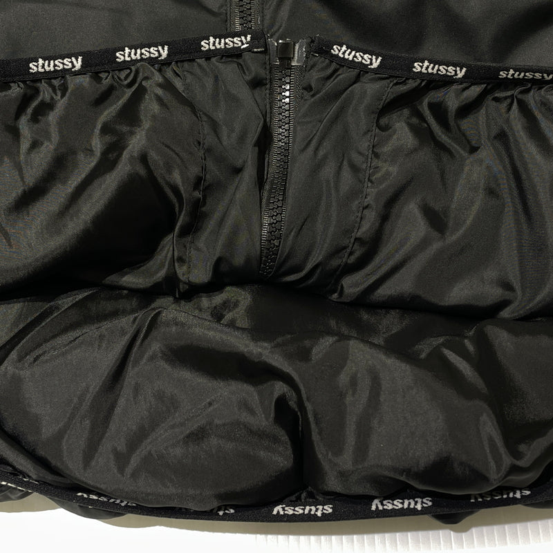 【中古品】【メンズ】 STUSSY ステューシー DOWN JACKET ダウン ジャケット アウター 142-261015-sa-28-teih サイズ：M カラー：ブラック 万代Net店