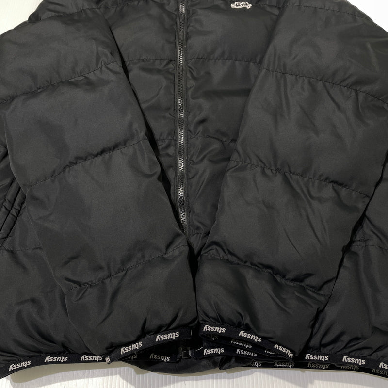 【中古品】【メンズ】 STUSSY ステューシー DOWN JACKET ダウン ジャケット アウター 142-261015-sa-28-teih サイズ：M カラー：ブラック 万代Net店