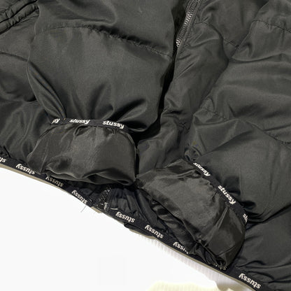 【中古品】【メンズ】 STUSSY ステューシー DOWN JACKET ダウン ジャケット アウター 142-261015-sa-28-teih サイズ：M カラー：ブラック 万代Net店