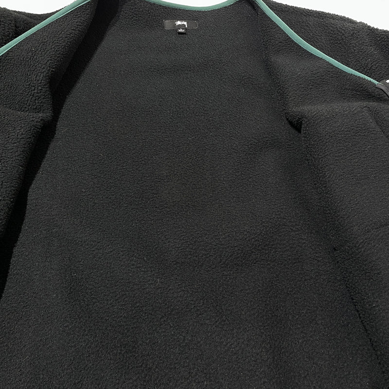 【現状渡し品】【メンズ】 STUSSY ステューシー POLAR FLEECE CARDIGAN 218131 ポーラー フリース カーディガン トップス 142-261015-sa-30-teih サイズ：L カラー：ブラック 万代Net店