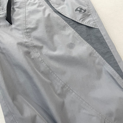 【現状渡し品】【メンズ】 SAN SAN GEAR サンサンギア 24SS WIND SHIELD PANTS 2024年春夏 ウィンド シールド パンツ ボトムス 152-261018-sa-13-teih サイズ：2 カラー：グレー 万代Net店