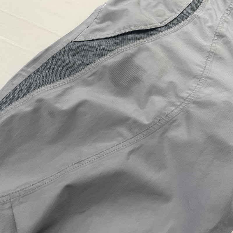 【現状渡し品】【メンズ】 SAN SAN GEAR サンサンギア 24SS WIND SHIELD PANTS 2024年春夏 ウィンド シールド パンツ ボトムス 152-261018-sa-13-teih サイズ：2 カラー：グレー 万代Net店
