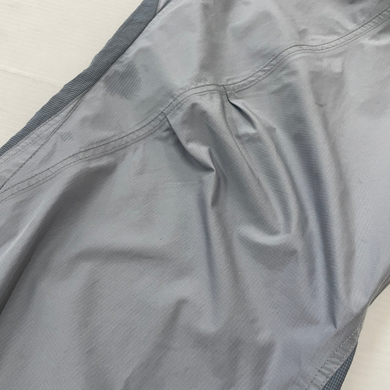【現状渡し品】【メンズ】 SAN SAN GEAR サンサンギア 24SS WIND SHIELD PANTS 2024年春夏 ウィンド シールド パンツ ボトムス 152-261018-sa-13-teih サイズ：2 カラー：グレー 万代Net店