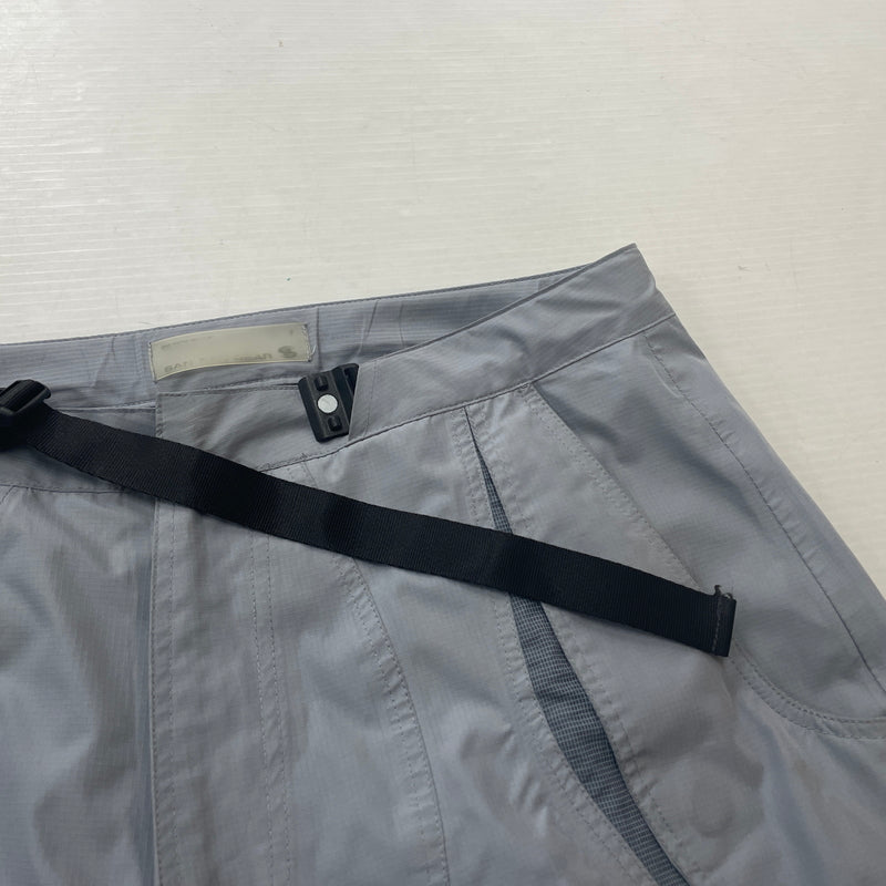 【現状渡し品】【メンズ】 SAN SAN GEAR サンサンギア 24SS WIND SHIELD PANTS 2024年春夏 ウィンド シールド パンツ ボトムス 152-261018-sa-13-teih サイズ：2 カラー：グレー 万代Net店