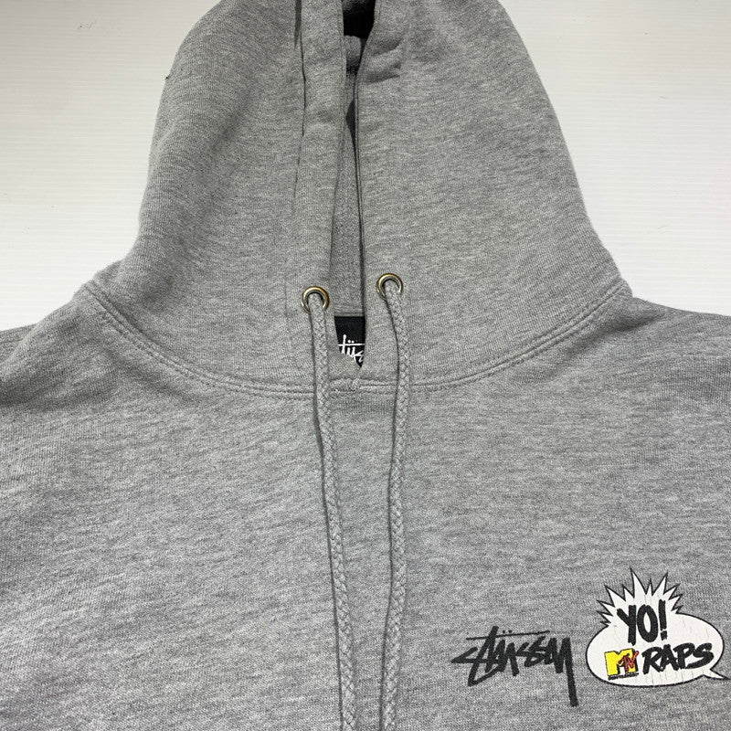【中古品】【メンズ】 STUSSY ステューシー DE LA SOUL LOGO HOODIE ソウル ロゴ フーディ トップス プルオーバーパーカー 142-261020-ko-03-teih サイズ：M カラー：グレー 万代Net店