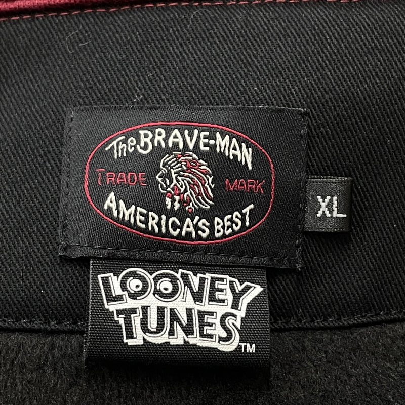 【中古品】【メンズ】 THE BRAVE MAN ザ ブレイブマン × LOONEY TUNES ルーニー テューンズ 別注コラボ WILE E. COYOTE RIDERS JACKET ワイリー コヨーテ ボンディング ライダース ジャケット アウター 145-261018-sa-06-teih サイズ：XL カラー：ワインレッド 万代Net店