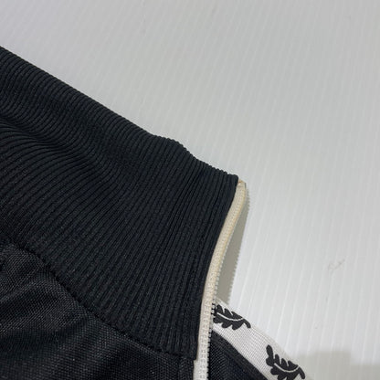【中古品】【メンズ】 FRED PERRY フレッドペリー TAPED TRACK JACKET J6231 テープド トラックジャケット ライトアウター 141-261020-yo-13-teih サイズ：S カラー：ブラック 万代Net店