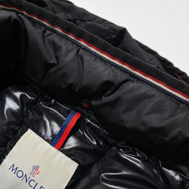【中古品】【メンズ】 MONCLER モンクレール TAPAJOS GILET 020914330500 54155 タパジョス ジレ アウター ダウンベスト 141-261020-yo-15-teih カラー：ブラック 万代Net店
