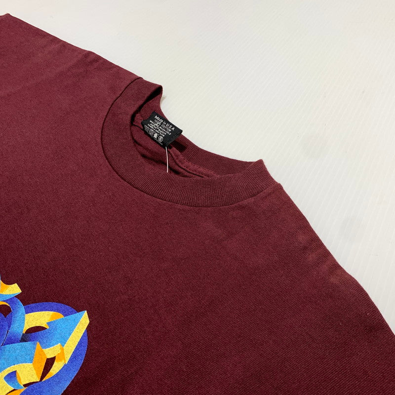 【中古品】【メンズ】 STUSSY ステューシー CUSTOMADE N4 GRAPHIC S/S TEE カスタムメイド グラフィック ショートスリーブ Tシャツ 半袖 トップス 142-261025-ko-03-teih サイズ：不明 カラー：ボルドー 万代Net店