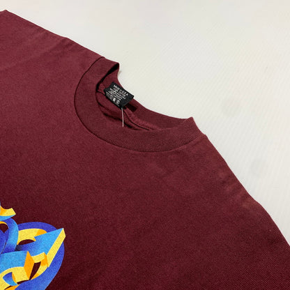 【中古品】【メンズ】 STUSSY ステューシー CUSTOMADE N4 GRAPHIC S/S TEE カスタムメイド グラフィック ショートスリーブ Tシャツ 半袖 トップス 142-261025-ko-03-teih サイズ：不明 カラー：ボルドー 万代Net店