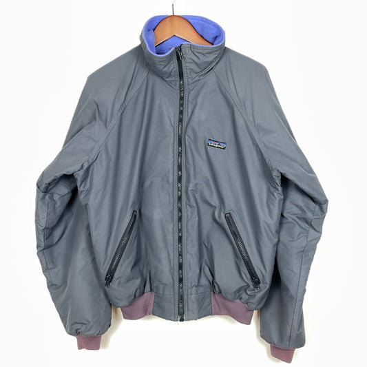 【中古品】【メンズ】 PATAGONIA パタゴニア 80's VINTAGE SHELLED SYNCHILLA JACKET 28101 80年代 ヴィンテージ シェルド シンチラ ジャケット アウター 144-261024-sa-20-teih サイズ：M カラー：グレー 万代Net店