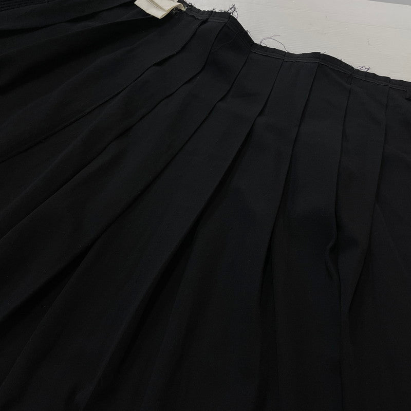 【中古品】【メンズ】 COMME des GARCONS コムデギャルソン LOW GAUGE KNIT PLEATS WRAP SKIRT AD2002 GG-S043 ローゲージニット 切替 プリーツラップ スカート ボトムス 151-261027-yo-13-teih サイズ：M カラー：ブラック 万代Net店