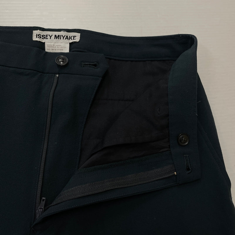 【中古品】【レディース】 ISSAY MIYAKE イッセイ ミヤケ SLACKS IM19-FF008 スラック ボトムス 168-261029-sa-18-teih サイズ：4 カラー：グリーン系 万代Net店