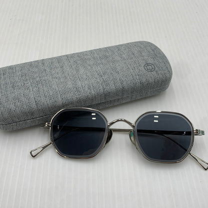 【中古品】【メンズ】 KameManＮen カメマンネン OCTAGON SUNGLASSES KMN9917 オクタゴン サングラス アイウェア メタルフレーム チタン メタルフレーム 203-261024-ko-07-teih サイズ：47□21-145 カラー：シルバー系カラーフレーム 万代Net店