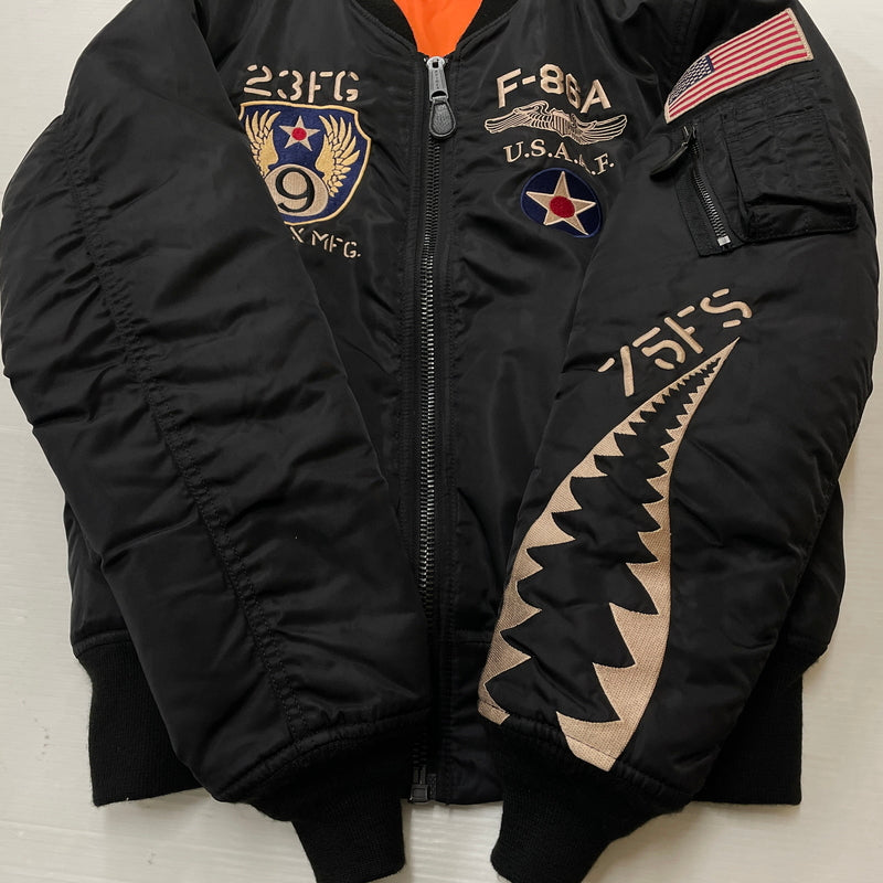 【中古品】【メンズ】 AVIREX アヴィレックス MA-1 FLYING SHARKS 6172151 エムエーワン フライング シャークス アウター リバーシブル 145-261028-sa-16-teih サイズ：L カラー：ブラック 万代Net店