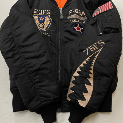 【中古品】【メンズ】 AVIREX アヴィレックス MA-1 FLYING SHARKS 6172151 エムエーワン フライング シャークス アウター リバーシブル 145-261028-sa-16-teih サイズ：L カラー：ブラック 万代Net店