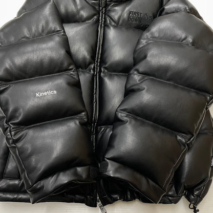 【現状渡し品】【メンズ】 KINETICS キネティックス × FIRST DOWN ファースト ダウン 別注コラボ BUBBLE DOWN JKT F942118 バブル ダウン ジャケット アウター 144-261028-sa-07-teih サイズ：XS カラー：ブラック 万代Net店