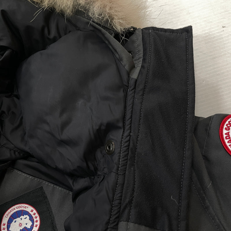 【現状渡し品】【メンズ】 CANADAGOOSE カナダグース MACKENZIE PARKA 2302JL マッケンジー パーカー アウター 141-261028-sa-10-teih サイズ：S カラー：グレー 万代Net店