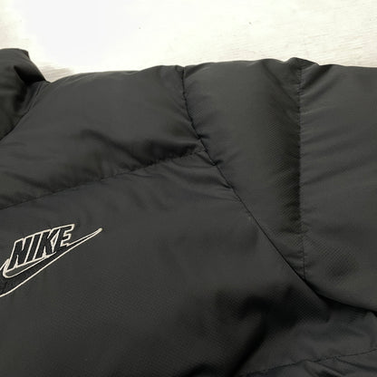 【中古品】【メンズ】 SUPREME シュプリーム × NIKE ナイキ 別注コラボ 21AW REVERSIBLE PUFFY JACKET 2021年 秋冬 リバーシブル パフィー ジャケット アウター 149-261028-sa-08-teih サイズ：L カラー：ブラック 万代Net店