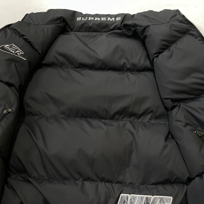 【中古品】【メンズ】 SUPREME シュプリーム × NIKE ナイキ 別注コラボ 21AW REVERSIBLE PUFFY JACKET 2021年 秋冬 リバーシブル パフィー ジャケット アウター 149-261028-sa-08-teih サイズ：L カラー：ブラック 万代Net店
