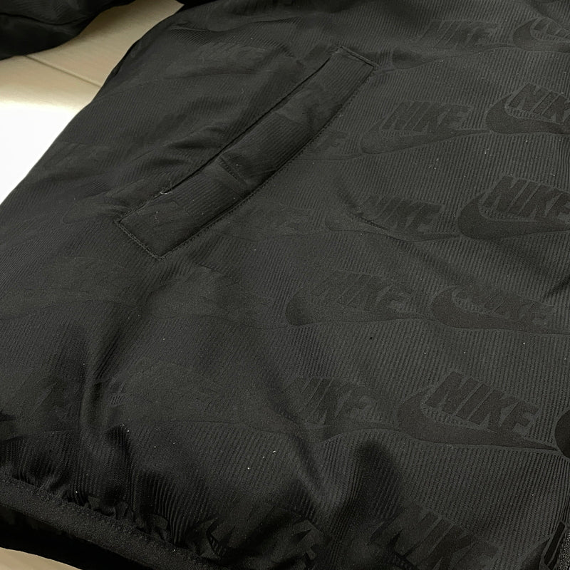 【中古品】【メンズ】 SUPREME シュプリーム × NIKE ナイキ 別注コラボ 21AW REVERSIBLE PUFFY JACKET 2021年 秋冬 リバーシブル パフィー ジャケット アウター 149-261028-sa-08-teih サイズ：L カラー：ブラック 万代Net店