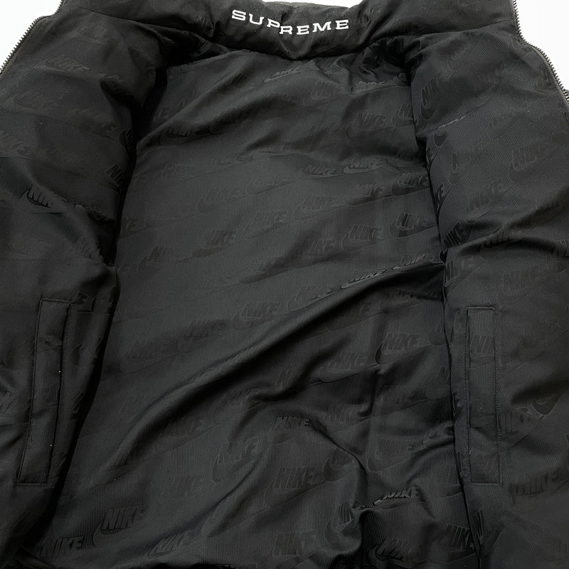 【中古品】【メンズ】 SUPREME シュプリーム × NIKE ナイキ 別注コラボ 21AW REVERSIBLE PUFFY JACKET 2021年 秋冬 リバーシブル パフィー ジャケット アウター 149-261028-sa-08-teih サイズ：L カラー：ブラック 万代Net店